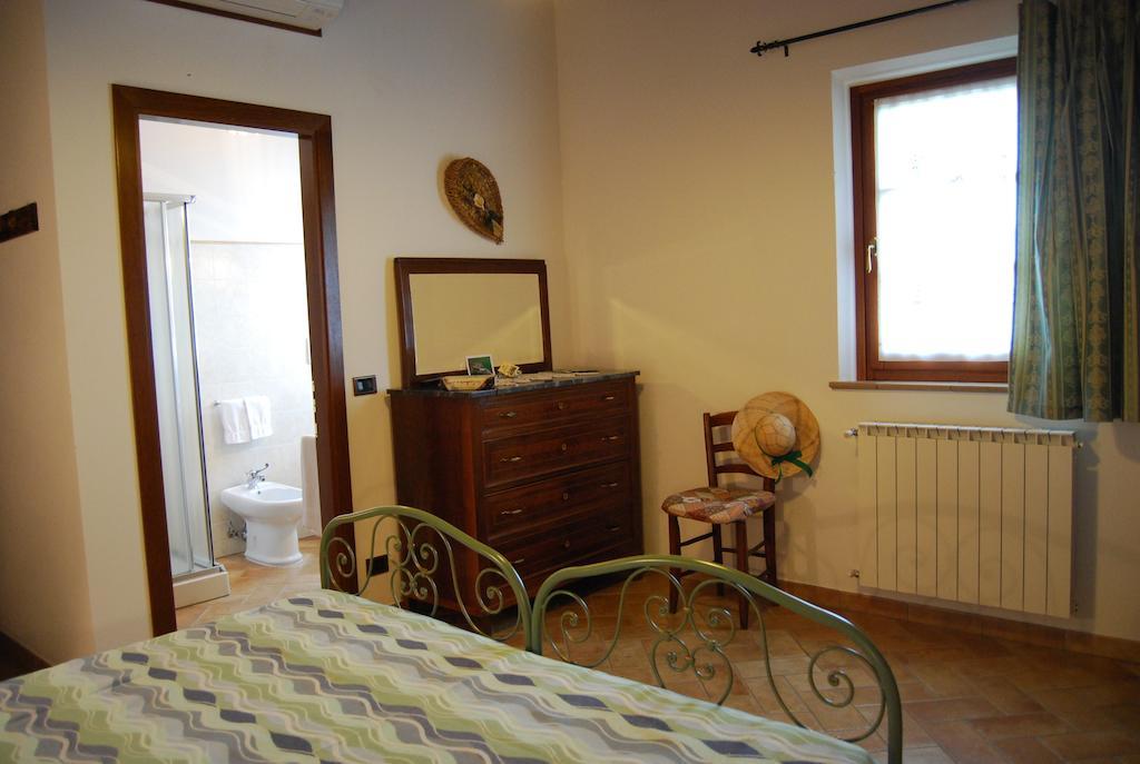 Agriturismo Sant' Ansano Hostal Castiglione dʼOrcia Habitación foto